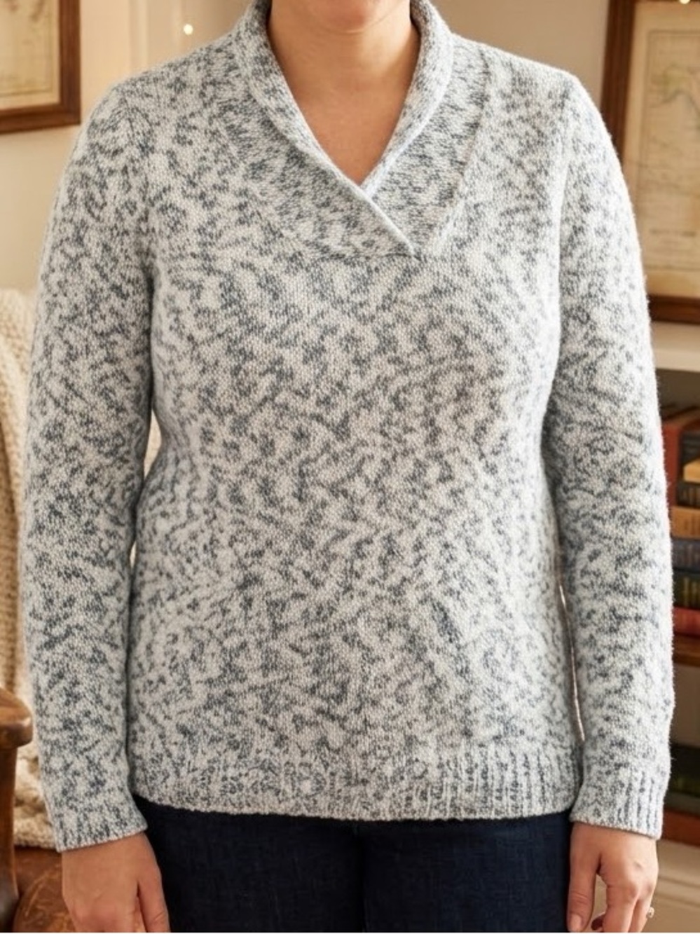 Coldwater Creek Gray White V-Neck Pullover Sweater L 14-16 Subtle Sheen Knit
